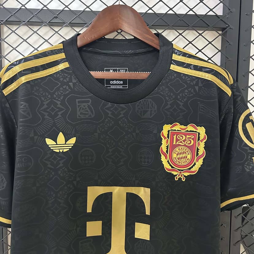 Maglia Bayern Monaco Edizione 125° Anniversario 2024/25 Nera--2