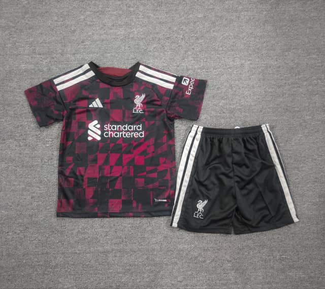 Dziecięcy zestaw Liverpoolu trzeci 2026/27