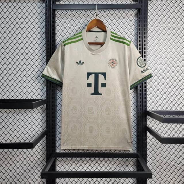 Koszulka Bayernu Monachium edycja specjalna Oktoberfest 2025/26 jasnoszara