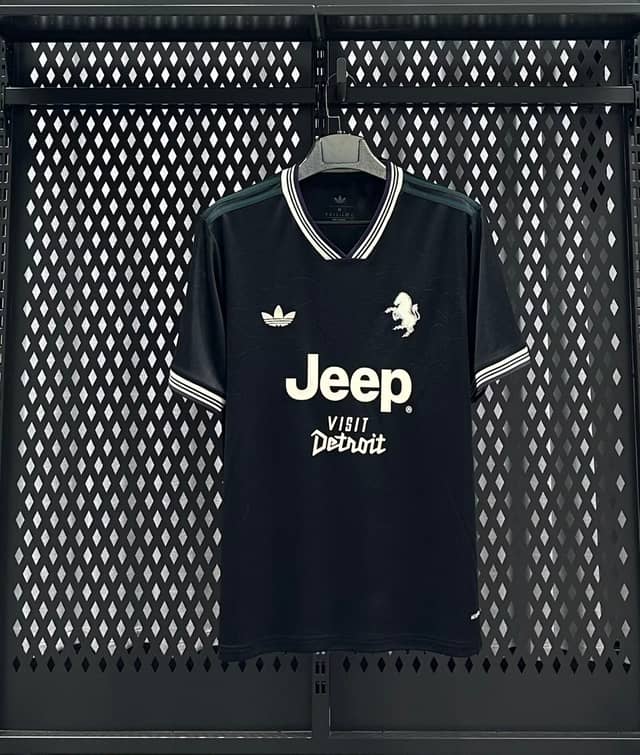 Koszulka Juventusu trzecia 2025/26 (ze sponsorami)