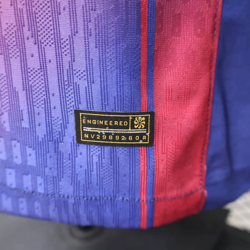Camisola Barcelona Principal x Olivia Rodrigo 2025/26 Versão Jogador--12