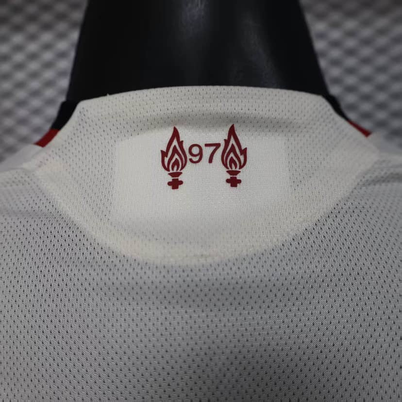 Koszulka Liverpoolu wyjazdowa 2025/26 wersja zawodnicza--3