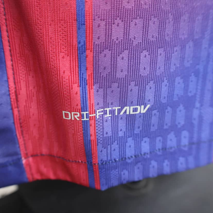Camisola Barcelona Principal x Olivia Rodrigo 2025/26 Versão Jogador--11