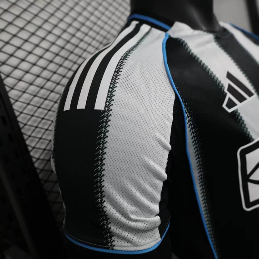 2025/2026 Player Version Newcastle United Home Shirt--6
