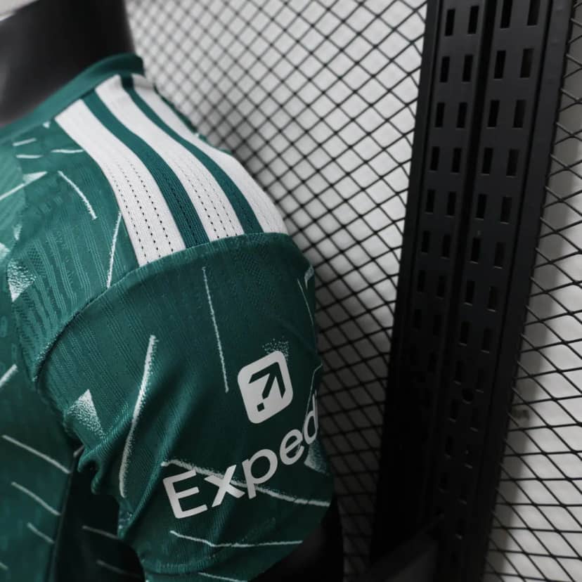 Maglia Liverpool Portiere 2026/27 Player Version Verde--6